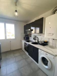 Fotografia z galérie ubytovania Superbe appartement à 10min du centre de Lyon v destinácii Villeurbanne
