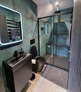 Kamar mandi di Deer Vue