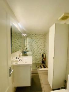 Et badeværelse på El Relax del Puerto + 13 billeder