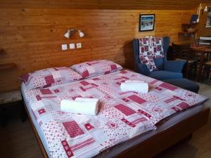 Postel nebo postele na pokoji v ubytování Apartmaji Preželj