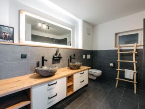 Kúpeľňa v ubytovaní Chalet Mountain Lodge - Klippitztörl by Interhome