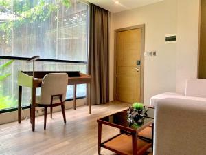 Posezení v ubytování The Henry Hotel Roost Bacolod