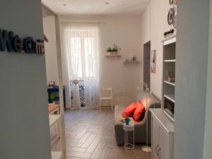 A kitchen or kitchenette at Vico Longo 25 - Ensuit flat in the heart of Naples