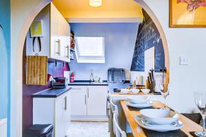 Gallery image of Pass the Keys Artistic stylish apartment in Southend The Loft in Westcliff On Sea