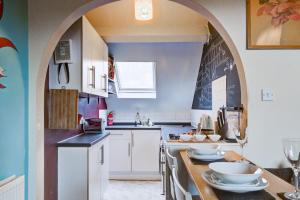 Gallery image of Pass the Keys Artistic stylish apartment in Southend The Loft in Westcliff On Sea