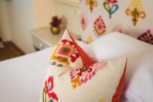 Łóżko lub łóżka w pokoju w obiekcie Hotel Gasthof Brandstätter