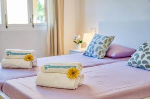 Posteľ alebo postele v izbe v ubytovaní Ideal Property Mallorca - Villa Jardi