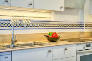 Kuchyňa alebo kuchynka v ubytovaní Ideal Property Mallorca - Villa Jardi