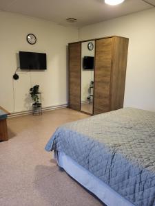 Postel nebo postele na pokoji v ubytování KG SleepOver & Ställplats