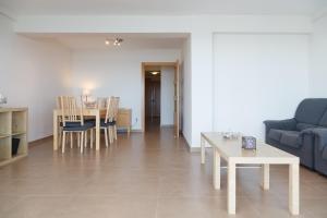 Posedenie v ubytovaní UHC COSTA PINOSMAR APARTMENTS