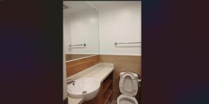 Koupelna v ubytování Cozy Suite Studio type condo in Matina Enclaves
