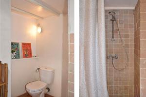 two pictures of a bathroom with a toilet and a shower at La Maison Jasmin in Arles