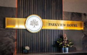 Sijil, anugerah, tanda atau dokumen lain yang dipamerkan di The Parkview Hotel