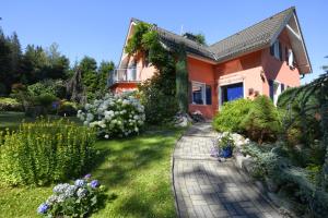 Vonkajšia záhrada v ubytovaní Villa Malinka