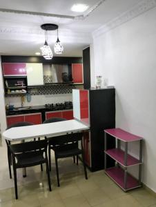 Η κουζίνα ή μικρή κουζίνα στο DLangat Murni Homestay KLIA Sepang