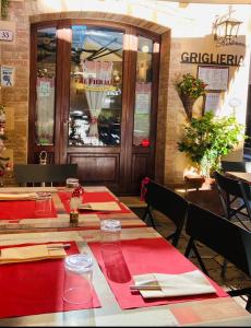 Restoran atau tempat lain untuk makan di L'apparita Camere