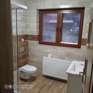 Koupelna v ubytování Chata pod lipou Bobrovník + 11 fotografií