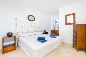 Zdjęcie z galerii obiektu Los Lagos Golf II Charming 3 bedroom apartment in Marbella w Marbelli