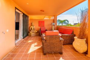 Zdjęcie z galerii obiektu Los Lagos Golf II Charming 3 bedroom apartment in Marbella w Marbelli