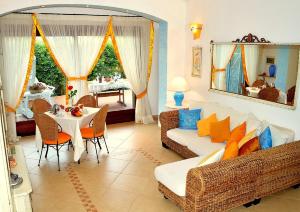 A seating area at Villa Marea