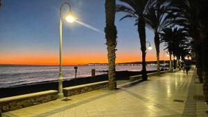 Afbeelding uit fotogalerij van SUNBEACH SOLYMAR Bloque 73 Algarrobo Costa in Algarrobo-Costa +48 foto's