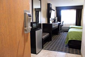 Galeriebild der Unterkunft Quality Inn & Suites Detroit Metro Airport in Romulus