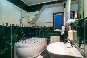 Phòng tắm tại Hotel Europa +23 ảnh