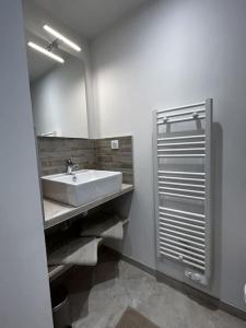 A bathroom at Magnifique vue - Pistes 1 min - Parking possible