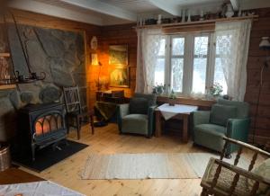 100 Years Old Norwegian Log House in Tromsø, Tromsø – Updated 2023 Prices