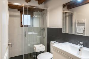 Łazienka w obiekcie Excepcional Casa El Olivo