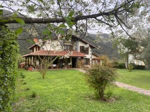 Ogród w obiekcie Excepcional Casa El Olivo