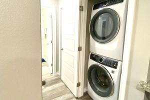 Foto dalla galleria di NEW! close to Downtown, Malls & Premium Outlets, with Balcony a Weslaco