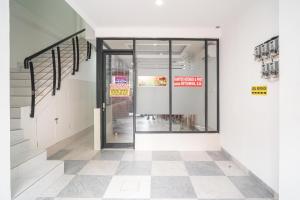 Fotografie z fotogalerie ubytování RedDoorz near Stasiun Senen v destinaci Jakarta