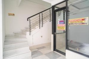 Fotografie z fotogalerie ubytování RedDoorz near Stasiun Senen v destinaci Jakarta
