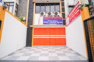 Fotografie z fotogalerie ubytování RedDoorz near Stasiun Senen v destinaci Jakarta