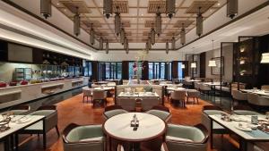 A restaurant or other place to eat at Dahongpao Resort
