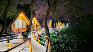Aed väljaspool majutusasutust Coco Island Cồn Phụng