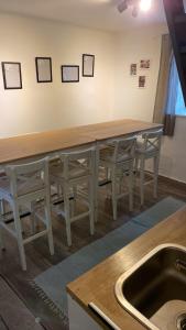 Fotografia z galérie ubytovania Gólyásház apartman v destinácii Kővágóörs