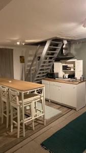 Kuchyňa alebo kuchynka v ubytovaní Gólyásház apartman