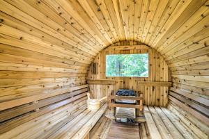 Fotografie z fotogalerie ubytování Gold Bar Cabin on Skykomish River Heated Swim Spa v destinaci Gold Bar
