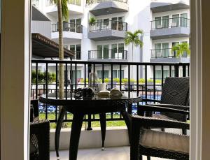 Balkón nebo terasa v ubytování Mantra Condo Mae Phim MB217 with 2 bed room