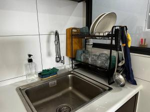 Traders Garden , cheras Trader square 3 bedroom Balakong serdang的厨房或小厨房