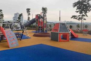 Traders Garden , cheras Trader square 3 bedroom Balakong serdang的儿童游玩区