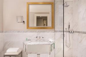 Ванная комната в The Westin Palace, Milan