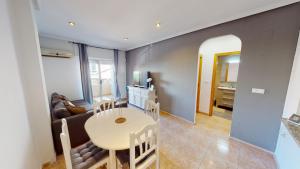 Fotografie z fotogalerie ubytování Well Located 2 Bed Apart For Beaches & All Ameniti v destinaci Torrevieja + 9 fotografií
