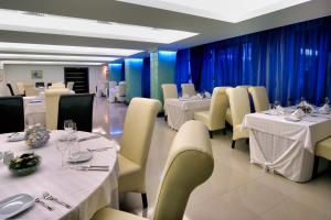 Restaurace v ubytování Dodo Beach Hotel