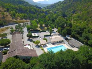 Γενική θέα στο βουνό ή θέα στο βουνό από  αυτό το κάμπινγκ