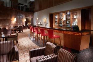 Lounge alebo bar v ubytovaní Regent Warsaw Hotel