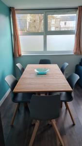 Posedenie v ubytovaní Appartement au cœur d'Etretat avec parking gratuit