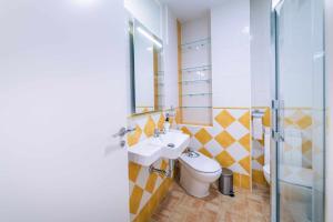 A bathroom at Babieca Casa con Garaje